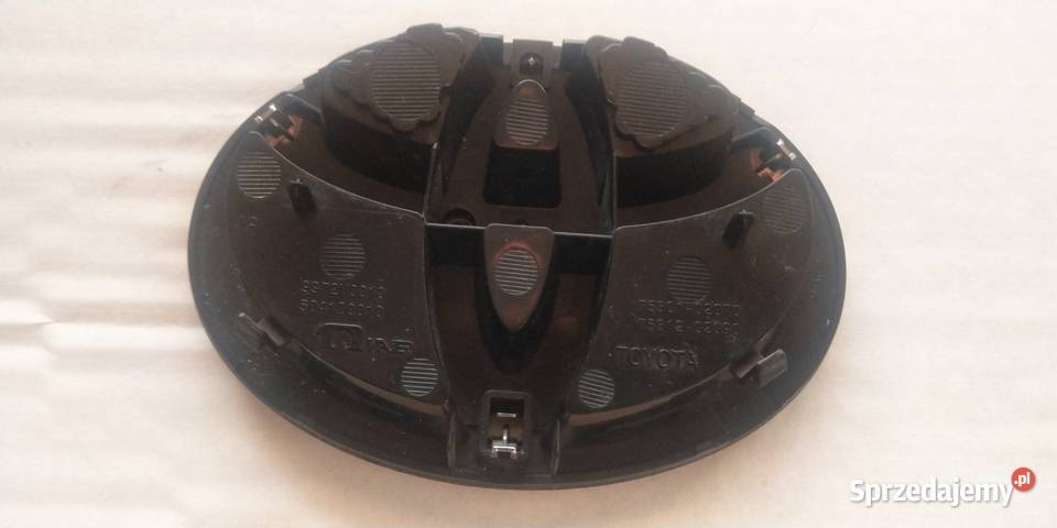 Toyota Auris I Rav4 Verso logo zderzaka przód