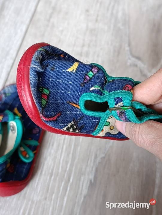 kapcie chłopięce rozmiar 18 długość wkładki 105 Poznań