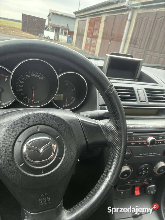 Mazda 3 Sedan 2005 16 CD 109 Dobra