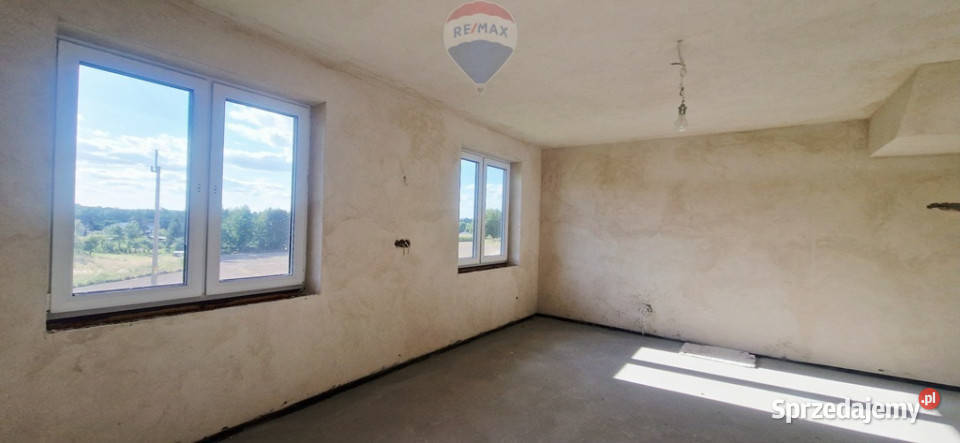 Przestronny dom do wykończenia na dużej działce Dębowiec