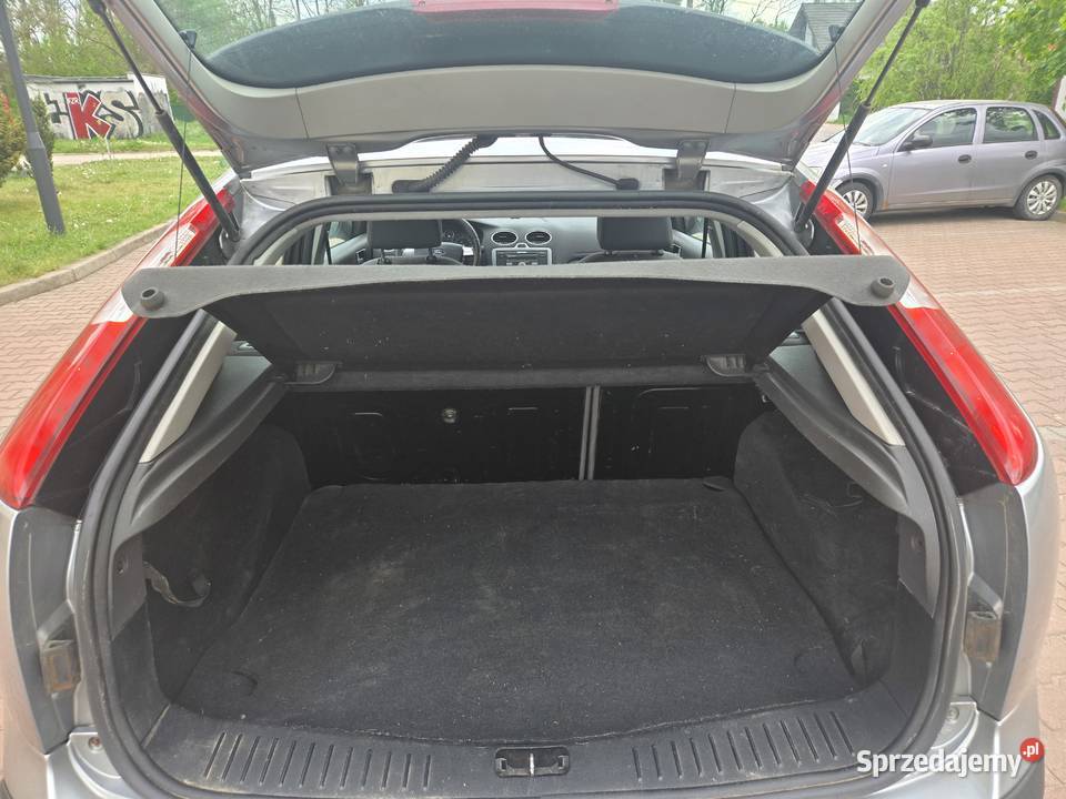 Ford focus 16 z gazem 2005 długie opłaty Focus Łódź