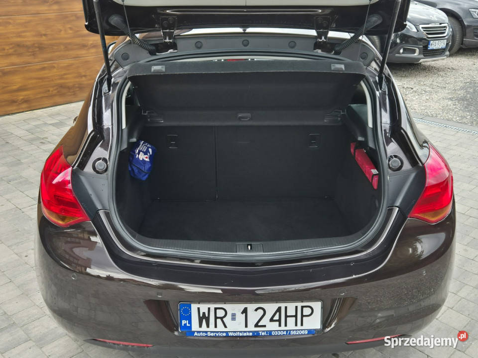 Opel Astra 14B 2011r 104 Perfekcyjny Stan Z Radom