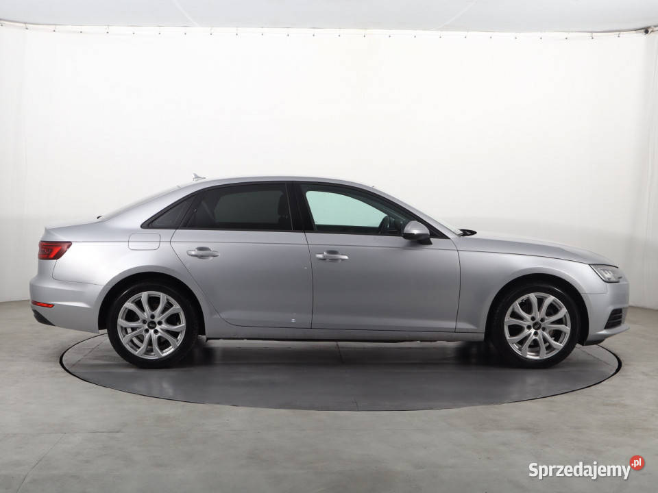 Audi A4 14 TFSI Sedan / Limuzyna