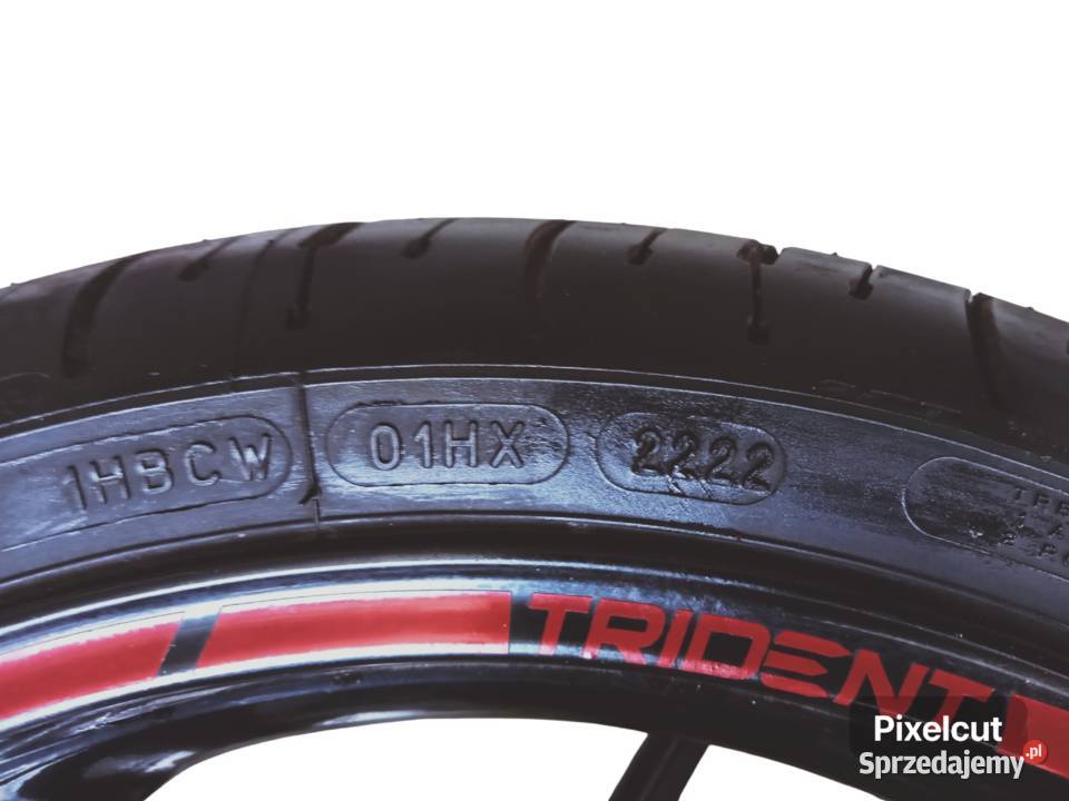 Przednie koło motocykla Triumph Trident 660