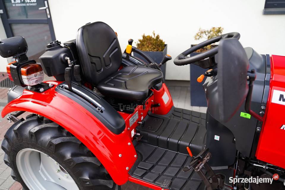 Massey Ferguson MF6028 4 x 4 28 Tajęcina