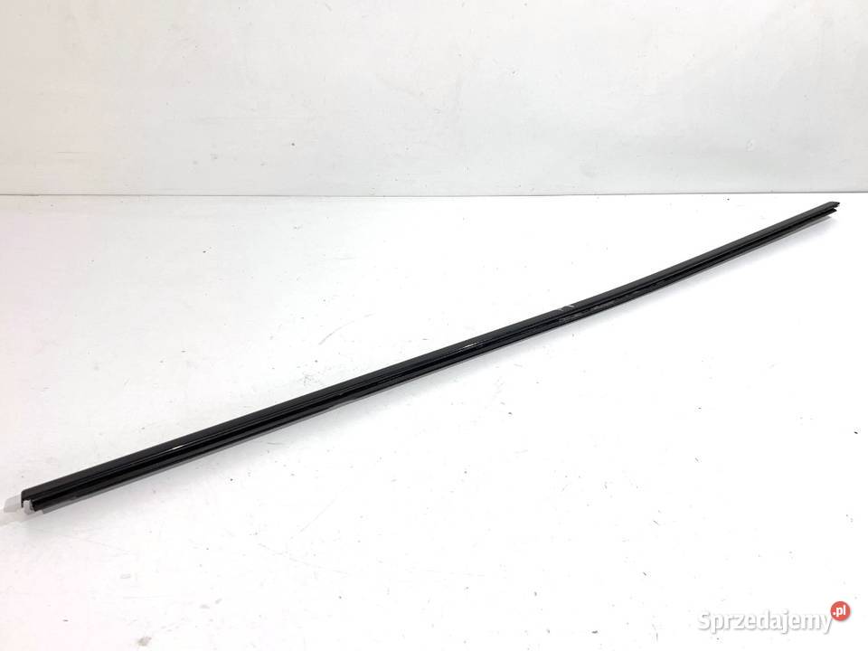 LISTWA ZGARNIAJĄCA TYŁ PRAWY BMW E71