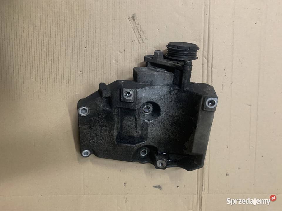 Łapa mocowanie kompresora 038260885 vw passat b5 osobowe Szczecin