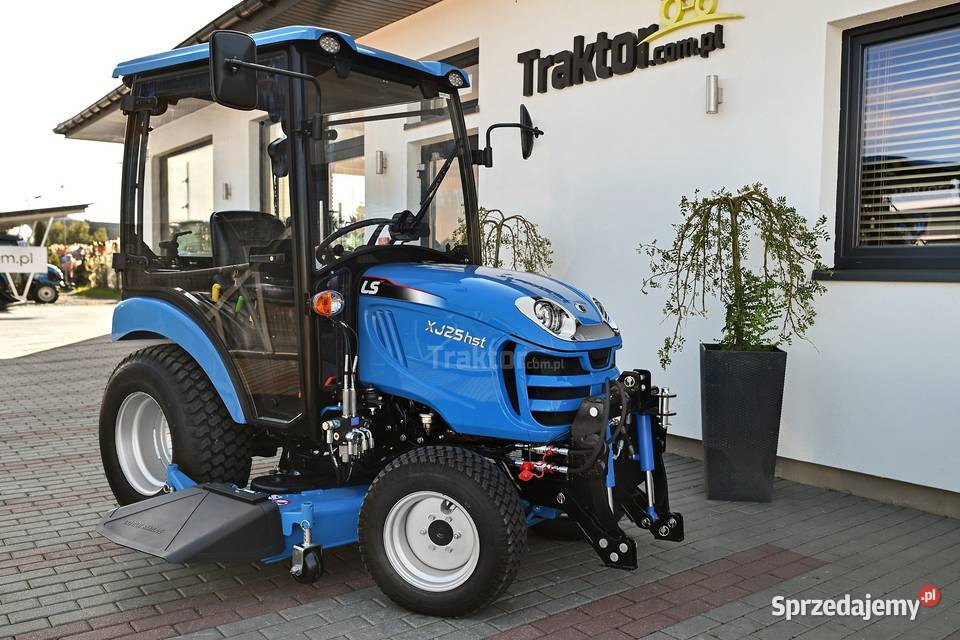 LS Tractor XJ25 HST 4x4 244 TURF CAB kosiarka LS Tajęcina