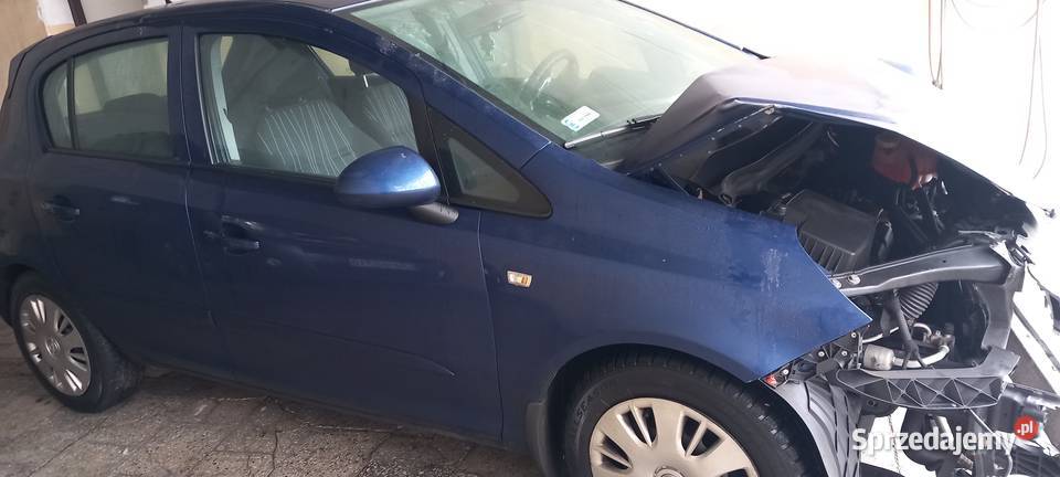 Opel Corsa uszkodzony Kłomnice