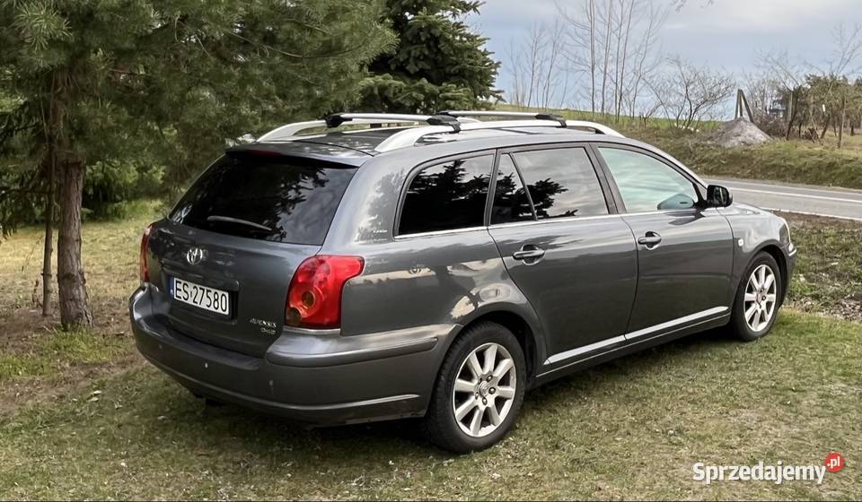 Toyota Avensis Złota