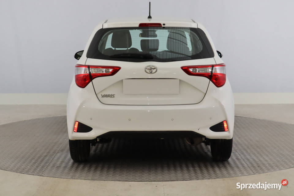 Toyota Yaris 10 VVTi biały Zabrze