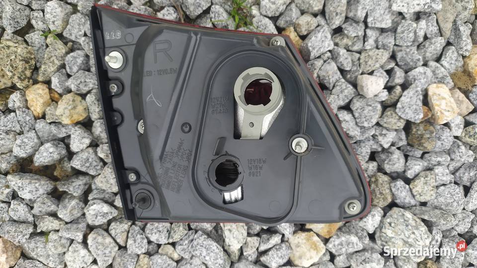 Lexus GS 300 gs300 2004 2007 lampa prawa tył Byków
