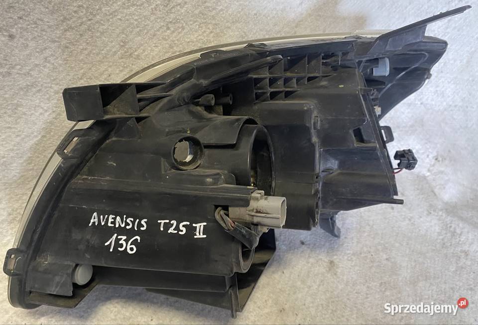 LAMPA PRZÓD PRZEDNIA PRAWA TOYOTA AVENSIS T25 II śląskie Jasienica