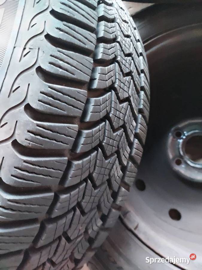 Zima 4 sztuki Dębica 205 60 16r z felgami 51143 Prandocin sprzedam