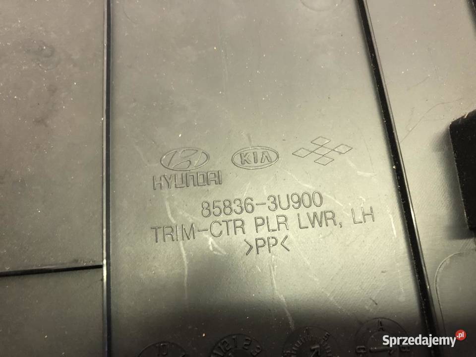 OSŁONA SŁUPKA LEWA 858363U900 KIA SPORTAGE III osobowe