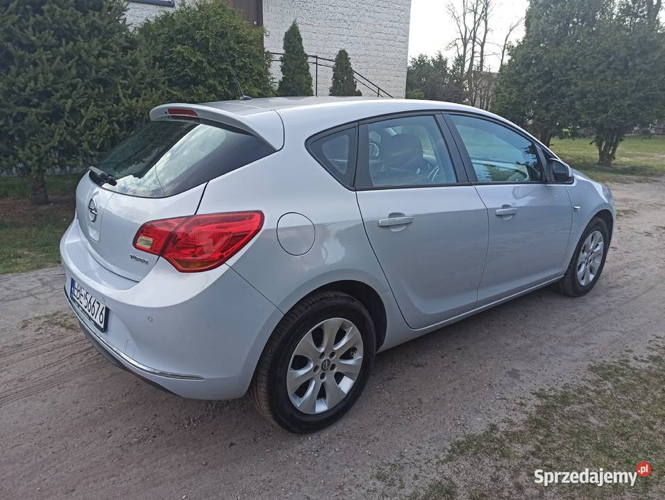 Opel Astra J 14 Oryginalny lakier Zadbana łódzkie