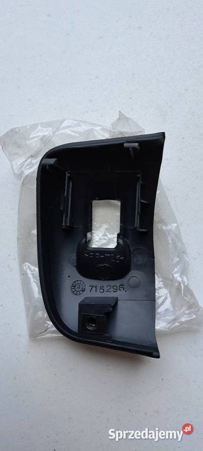 Nakładka przełącznika szyb przód prawy 715296614 osobowe pomorskie Luzino