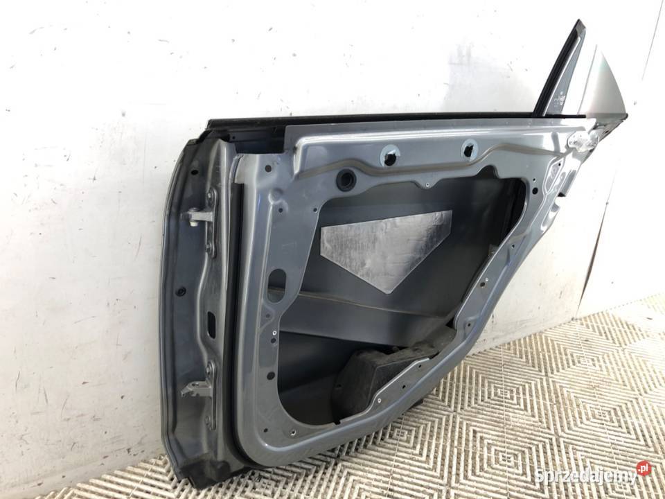 DRZWI PRAWY TYŁ MERCEDES C218 Hatchback 1117 sprzedam