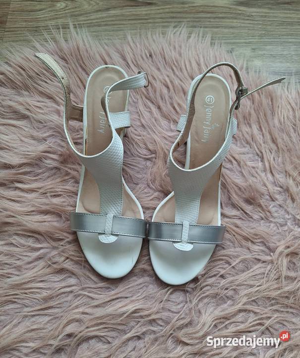 Śliczne białe wężowe sandałki buty na obcasie małopolskie Kraków