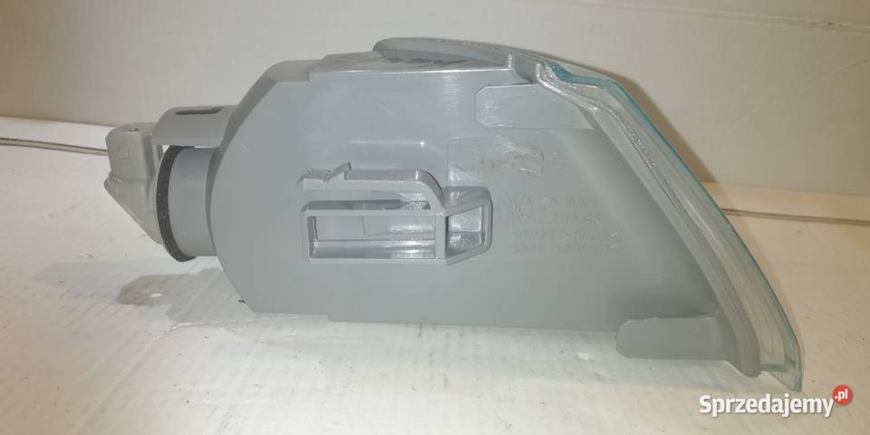 kierunkowskaz lewy Citroen Xantia r9397 nowy Oświetlenie Piotrków Trybunalski