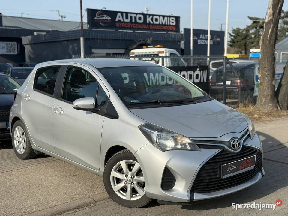TOYOTA YARIS 10 Benzyna 70 2015R 199 000 Rok produkcji 2015 Częstochowa