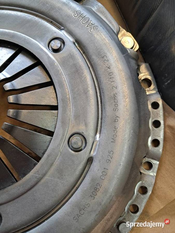 KOMPLETNE SPRZEGŁO Z DWUMASĄ SACHE osobowe świętokrzyskie Połaniec