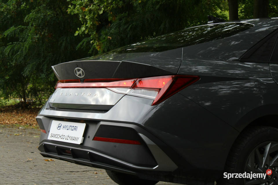 Hyundai Elantra 16MPI 123 ModernCool Salon