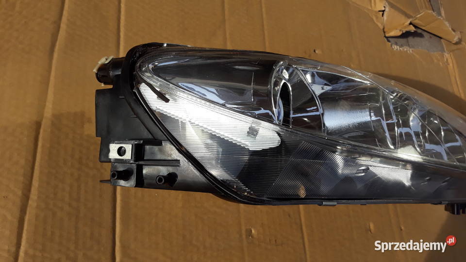 Lampa prawa Mazda 6 Bukownica