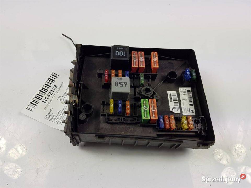 SKRZYNKA BEZPIECZNIKÓW GOLF V 1K0937125A Lipno