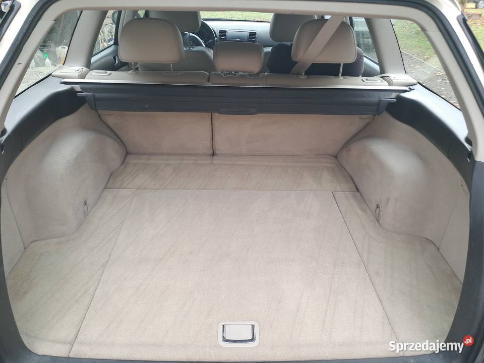 Subaru Outback 25 LPG BRC Hak Napęd 4X4 Kremowe Rzeszów sprzedam