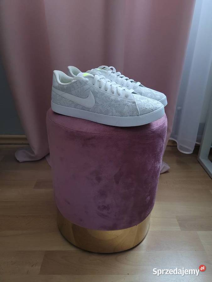 Buty sportowe damskie Nike 385 tkanina Mielec