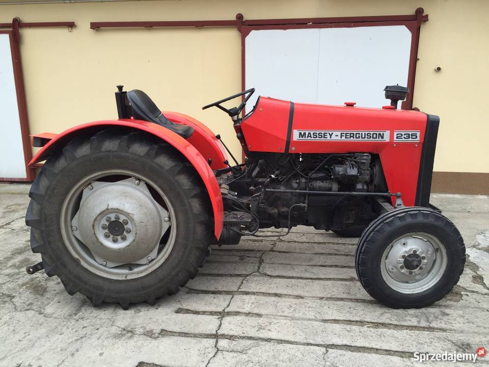 Ciągnik Massey Ferguson 235 pierwszego Maszyny rolnicze Chynów sprzedam