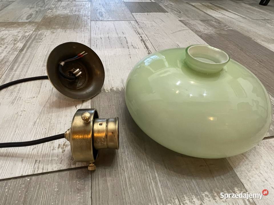 Stara lampa wisząca z kloszem
