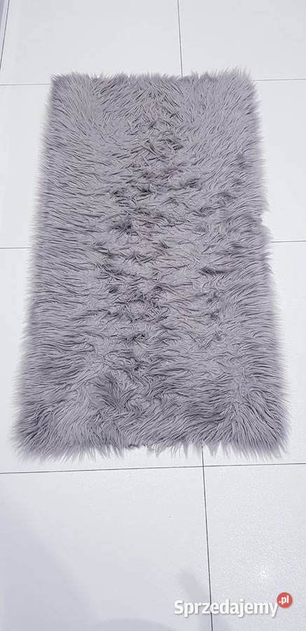 Futrzasty dywanik do wyczesania Dąbrowa Górnicza