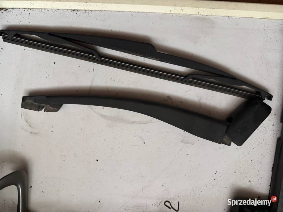 Ramię wycieraczki tył peugeot 307 sw