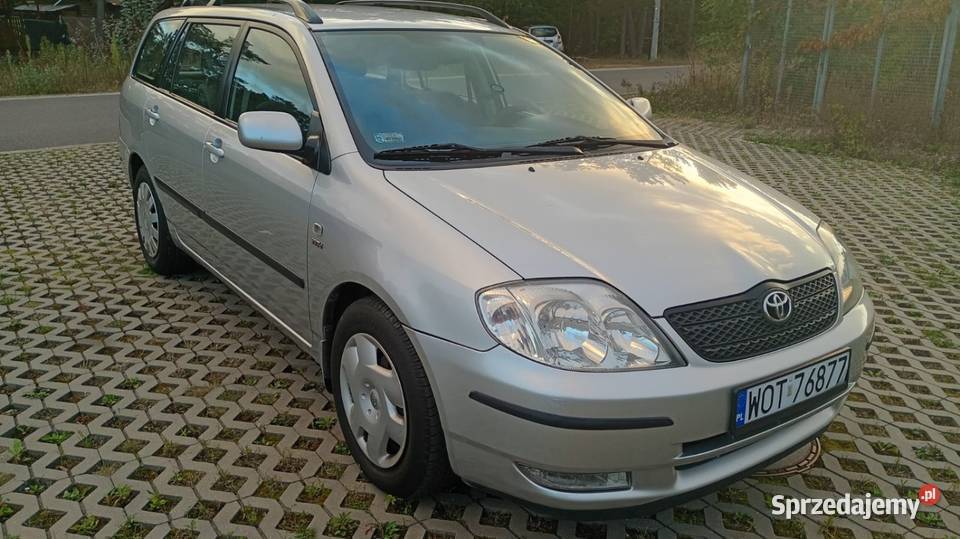 Toyota Corolla 2003 salon Polska klimatyzacja radio Warszawa