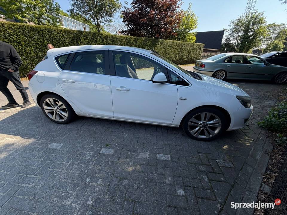 Opel Astra J 14 Turbo Benzyna 140 Klima Navi Hak Gliwice