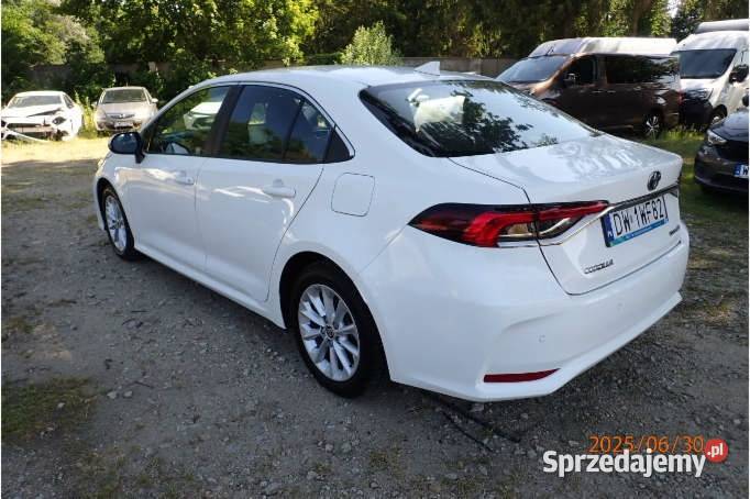TOYOTA COROLLA 2022 179800 ccm 98