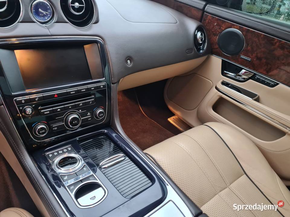 Jaguar XJL 30 benzyna 340 AWD Long bordowy warmińsko-mazurskie Olsztyn