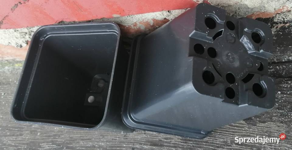 Doniczki produkcyjne P9 9x9x9 czarne kwadratowe Siewierz