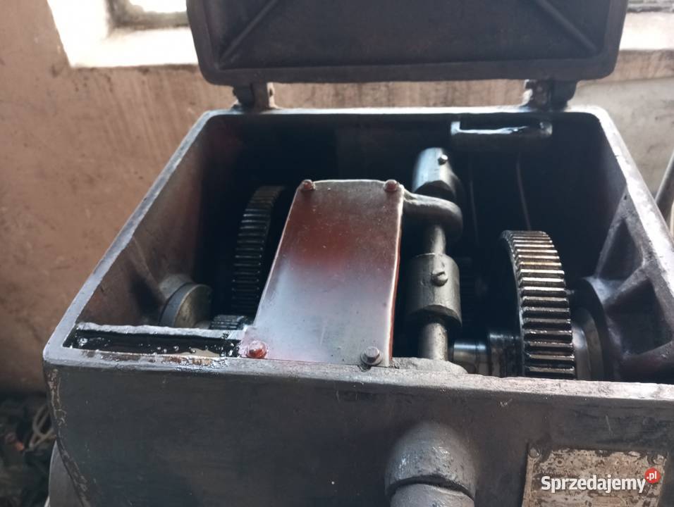 Sprzedam tokarke uniwersalną TUE 35600 Pozostałe Jaworzno