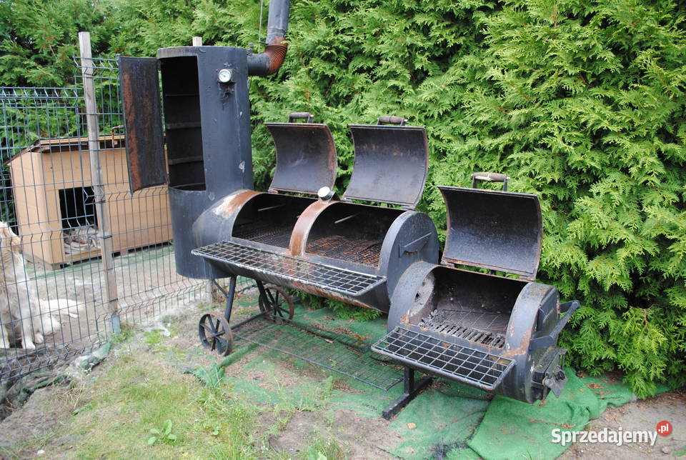 GRILL Z WĘDZARKĄ Dobrut