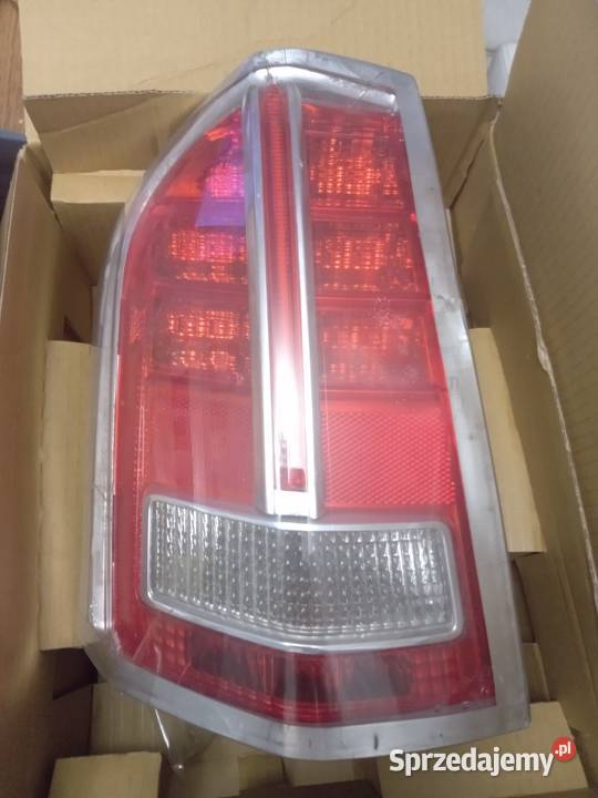 Lampy tył LED Chrysler 300C 20112014 Lampy tylne Nidzica