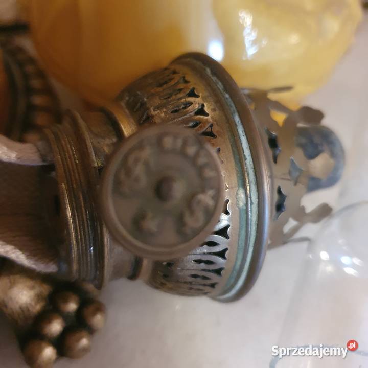 Sprawna masywnakamienna lampa naftowawys 90