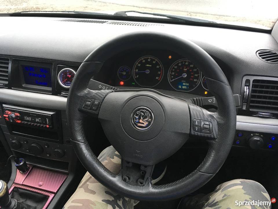 Opel vectra C 20Turbo SRI