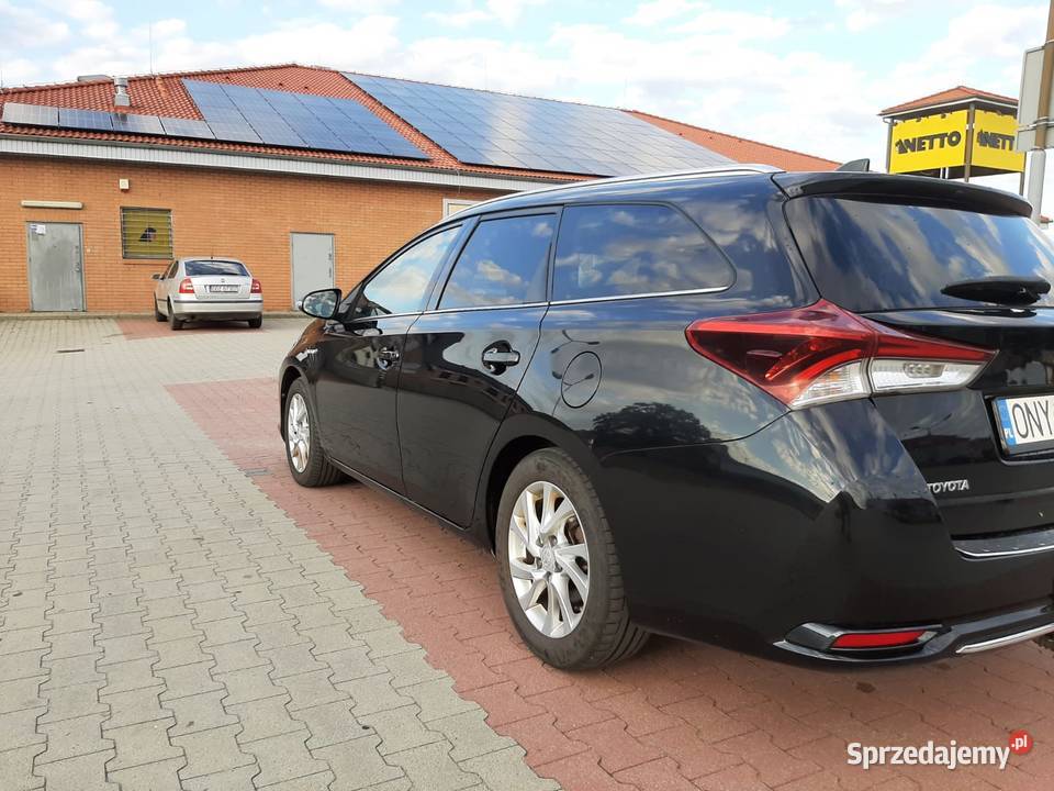Toyota Auris II 18 2 hybryd Paczków sprzedam