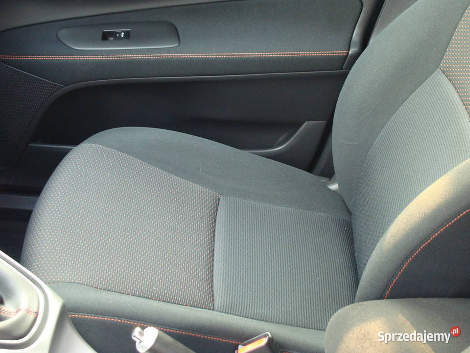 Toyota Auris lift 16 132 benzyna wersja Sport Radom sprzedam