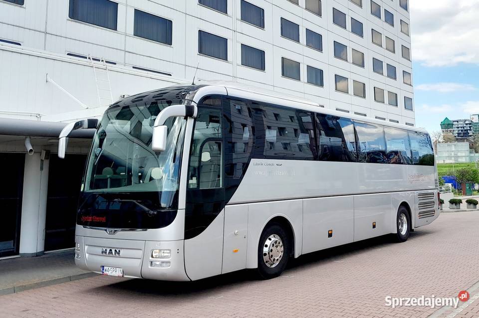 Wynajem autokarów 20 23 49 61 miejsc Katowice