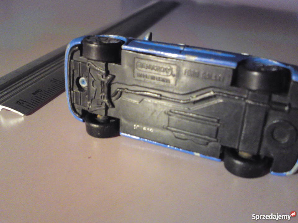 Ford Galaxy Realtoy 124