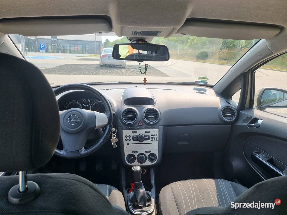 Opel Corsa nieuszkodzony